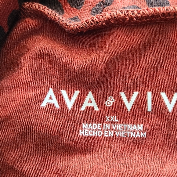 AVA & VIV Women's long sleeve turtleneck Brown/Black Animal print Size XXL NWT - Picture 3 of 5